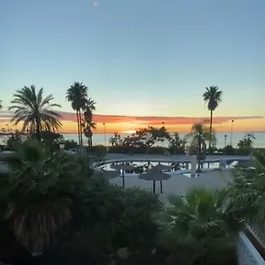 https://apartamento-lujo-bahia-sur-cadiz-35.es-andalucia.com